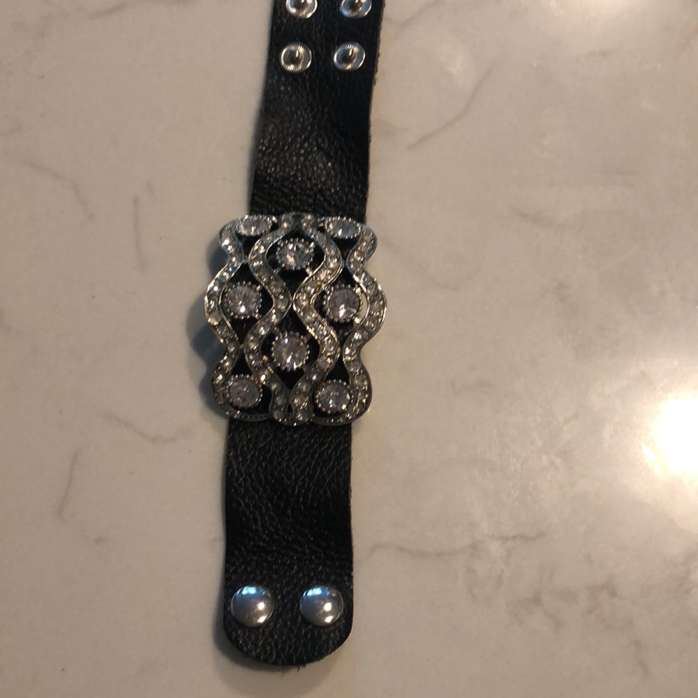 Leather & Crystal bracelet